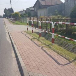 Montaz barierek drogowych ul. Mstowska w Redzinach