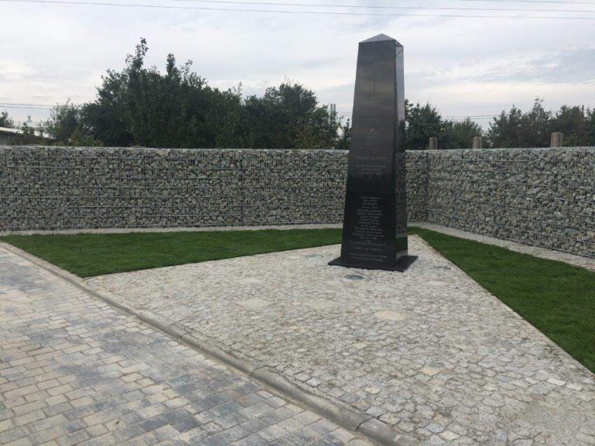 pomnik dwudziestu powieszonych po 06