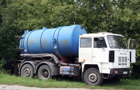 Szambowoz a mobile septic tank